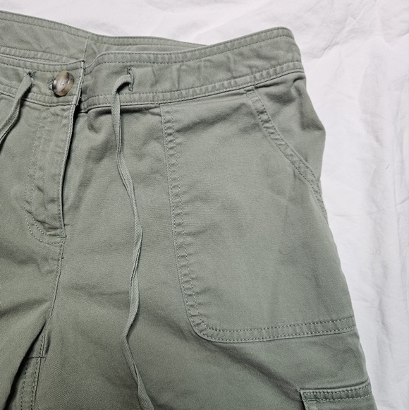 L.L. Bean Womens Favorite Fit 9" Cargo Shorts w/Drawstring Olive Army Green sz 6 - Picture 4 of 7